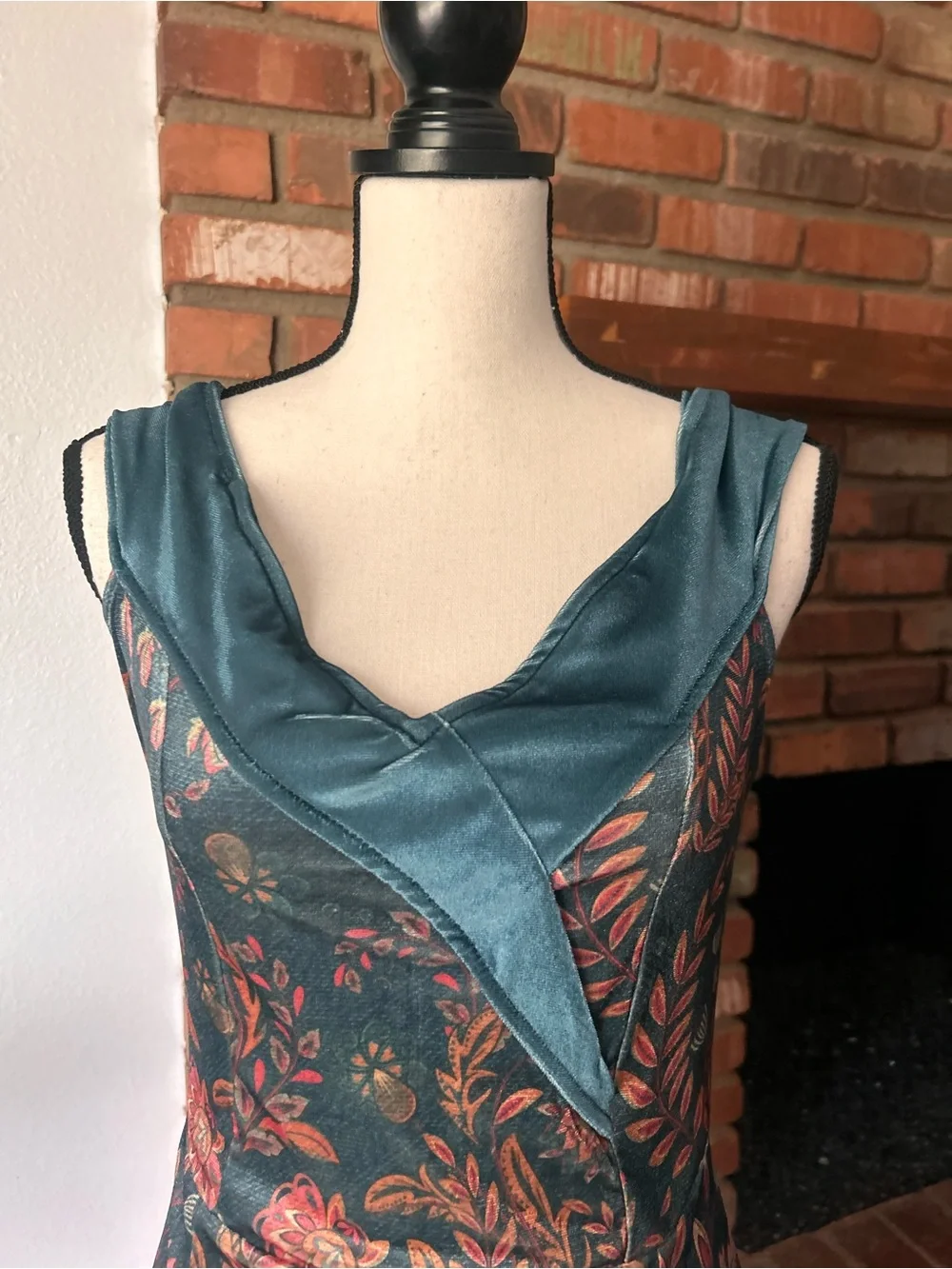 Averie Halley Off Shoulder Velvet Midi Dress in Flowery Print Cobalt Blue Sz L - Picture 4 of 11